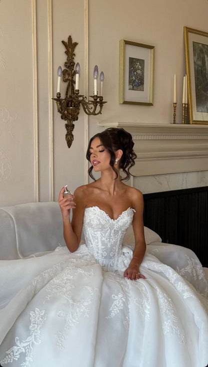 Romantic White Applique Wedding Gown Lace Bridal Dress,AST2095